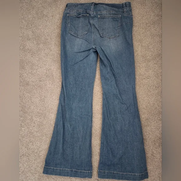 Torrid Blue Flare Women's Jeans - Picture 4 of 5